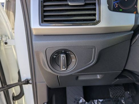 Used 2023 Volkswagen Atlas SE w/ Black Wheel Package FWD image 26