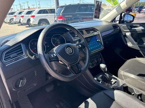 Used 2021 Volkswagen Tiguan SE image 8