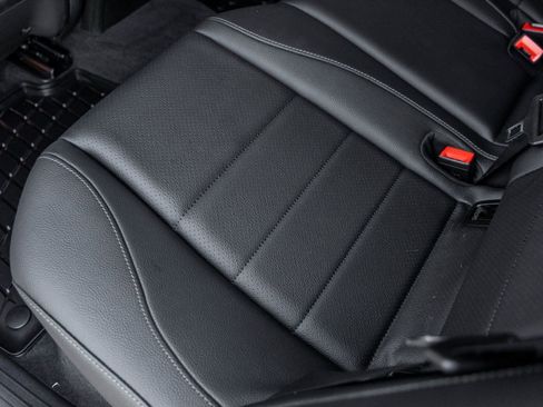 Used 2024 Mercedes-Benz GLE 450 GLE 450 w/ AMG Line Exterior image 32