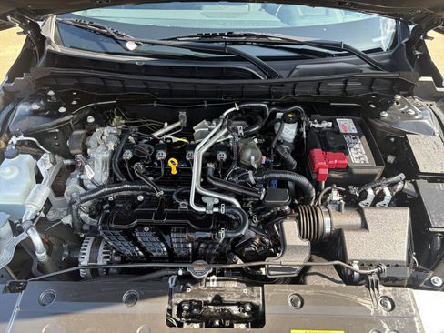 Used 2025 Nissan Altima 2.5 SV FWD image 32