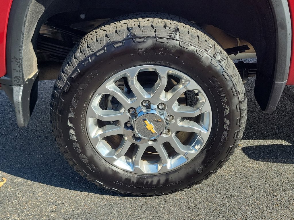 Used 2025 Chevrolet Silverado 3500 LTZ w/ LTZ Convenience Package AWD/4WD image 8
