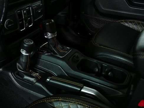 Used 2021 Jeep Wrangler Unlimited Sahara image 16