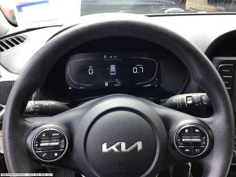 Used 2023 Kia Soul LX FWD image 13