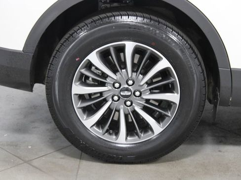 Used 2023 Lincoln Nautilus Reserve w/ Luxury Package AWD/4WD image 13