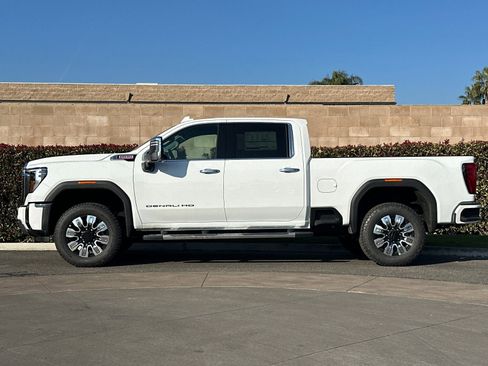 New 2026 GMC Sierra 2500 Denali AWD/4WD image 7