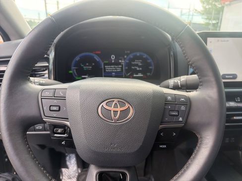 Certified 2025 Toyota Camry XLE FWD image 19