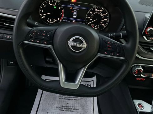 Used 2024 Nissan Altima 2.5 SV image 23