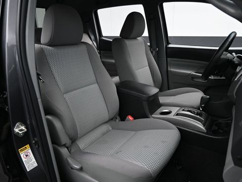 Used 2015 Toyota Tacoma PreRunner image 26