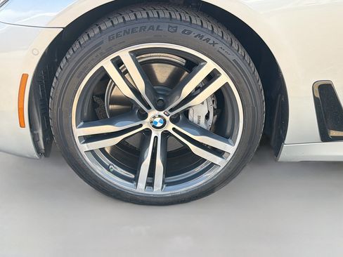 Used 2019 BMW 740i w/ Executive Package image 42
