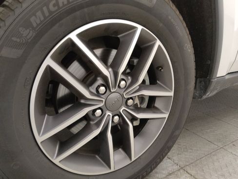 Used 2020 Jeep Grand Cherokee Limited w/ Luxury Group II image 31