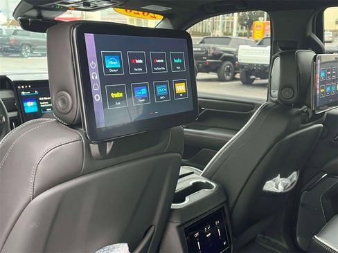 Certified 2026 GMC Yukon AT4 Ultimate w/ LPO, Illumination Package image 17