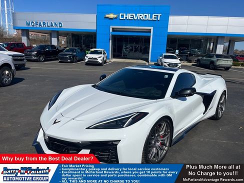 Used 2025 Chevrolet Corvette Z06 image 1