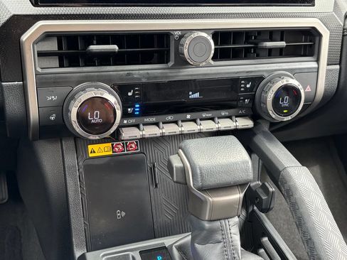 Used 2025 Toyota 4Runner Limited RWD image 23