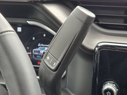Used 2025 GMC Sierra 3500 AT4 w/ Technology Package AWD/4WD image 34