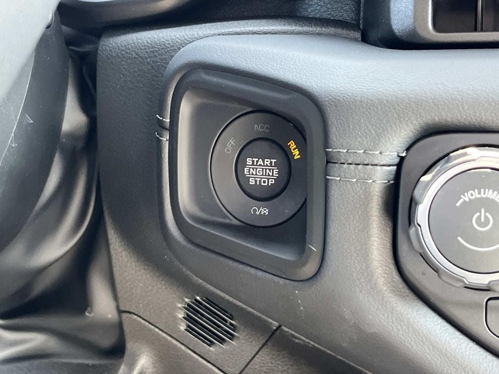 Used 2026 Jeep Gladiator Mojave AWD/4WD image 16
