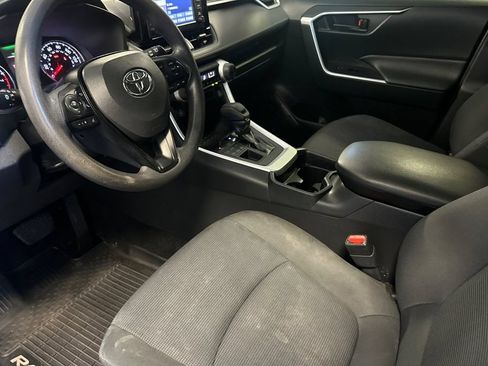 Used 2019 Toyota RAV4 LE w/ All Weather Liner Package AWD/4WD image 10