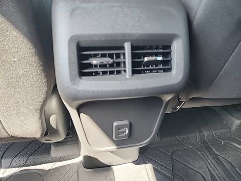 Used 2024 Chevrolet Equinox LT AWD/4WD image 35