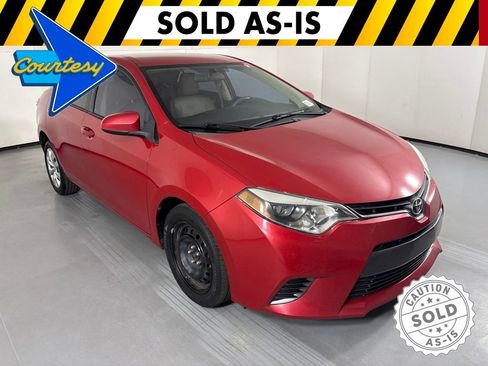 Used 2016 Toyota Corolla LE FWD image 2