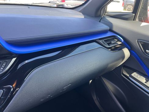 Used 2021 Toyota C-HR XLE image 32