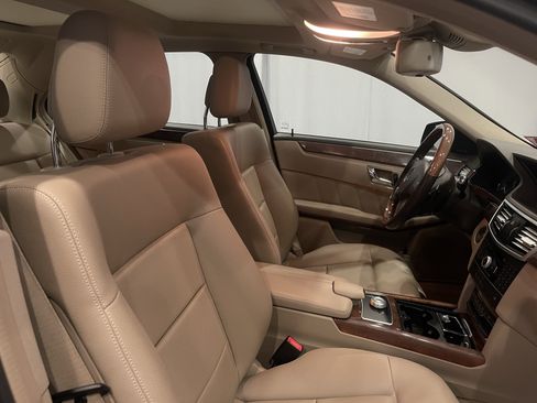 Used 2011 Mercedes-Benz E 350 4MATIC Sedan image 15