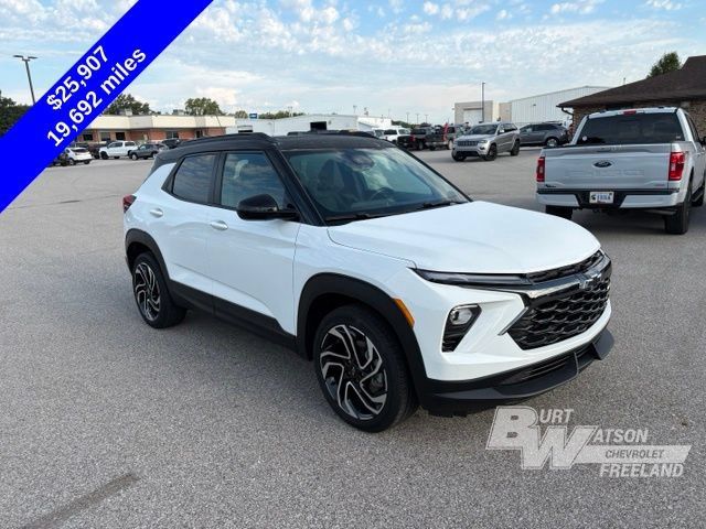 Used 2024 Chevrolet TrailBlazer RS w/ Convenience Package AWD/4WD image 9