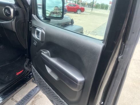 Used 2019 Jeep Wrangler Sport image 14