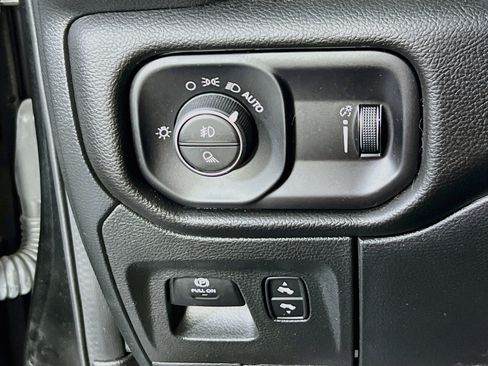 Used 2023 RAM 1500 Big Horn AWD/4WD image 10