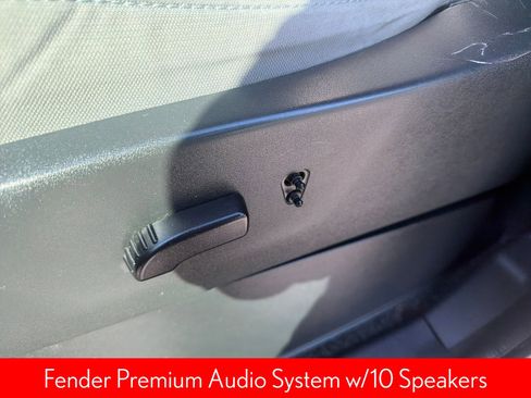 Used 2023 Nissan Frontier SV w/ SV Convenience Package image 16