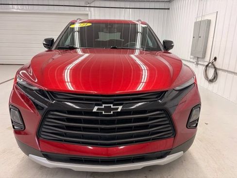 Used 2021 Chevrolet Blazer LT FWD image 2