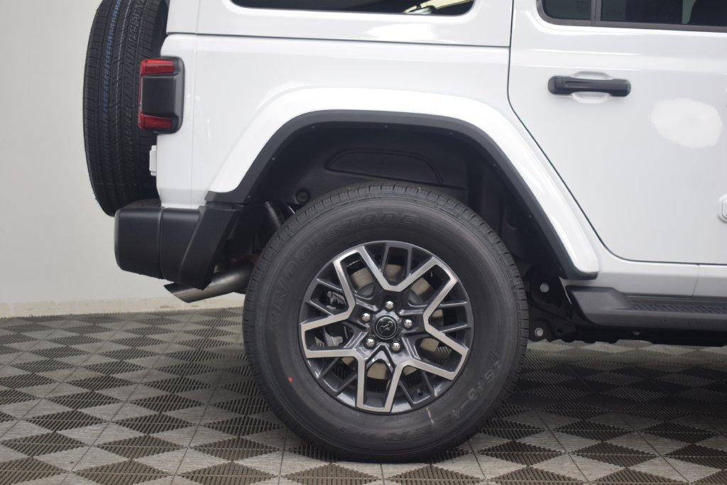 New 2026 Jeep Wrangler Unlimited Sahara AWD/4WD image 8