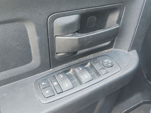 Used 2017 RAM 1500 Express AWD/4WD image 10