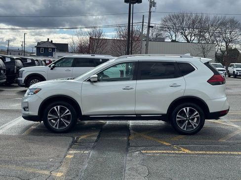 Used 2017 Nissan Rogue SL w/ SL Premium Package AWD/4WD image 2