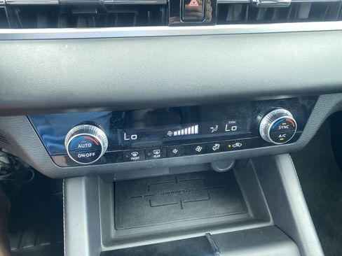 Used 2023 Mitsubishi Outlander ES FWD image 18