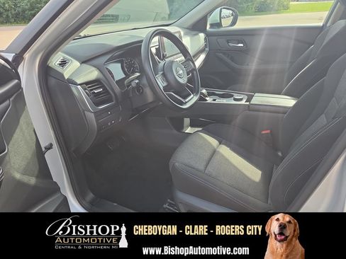 Used 2024 Nissan Rogue SV AWD/4WD image 11