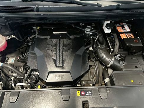Used 2022 Kia Carnival LX FWD image 31
