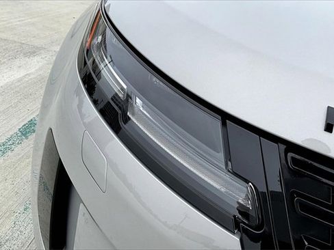 Used 2025 Land Rover Range Rover Evoque S image 34