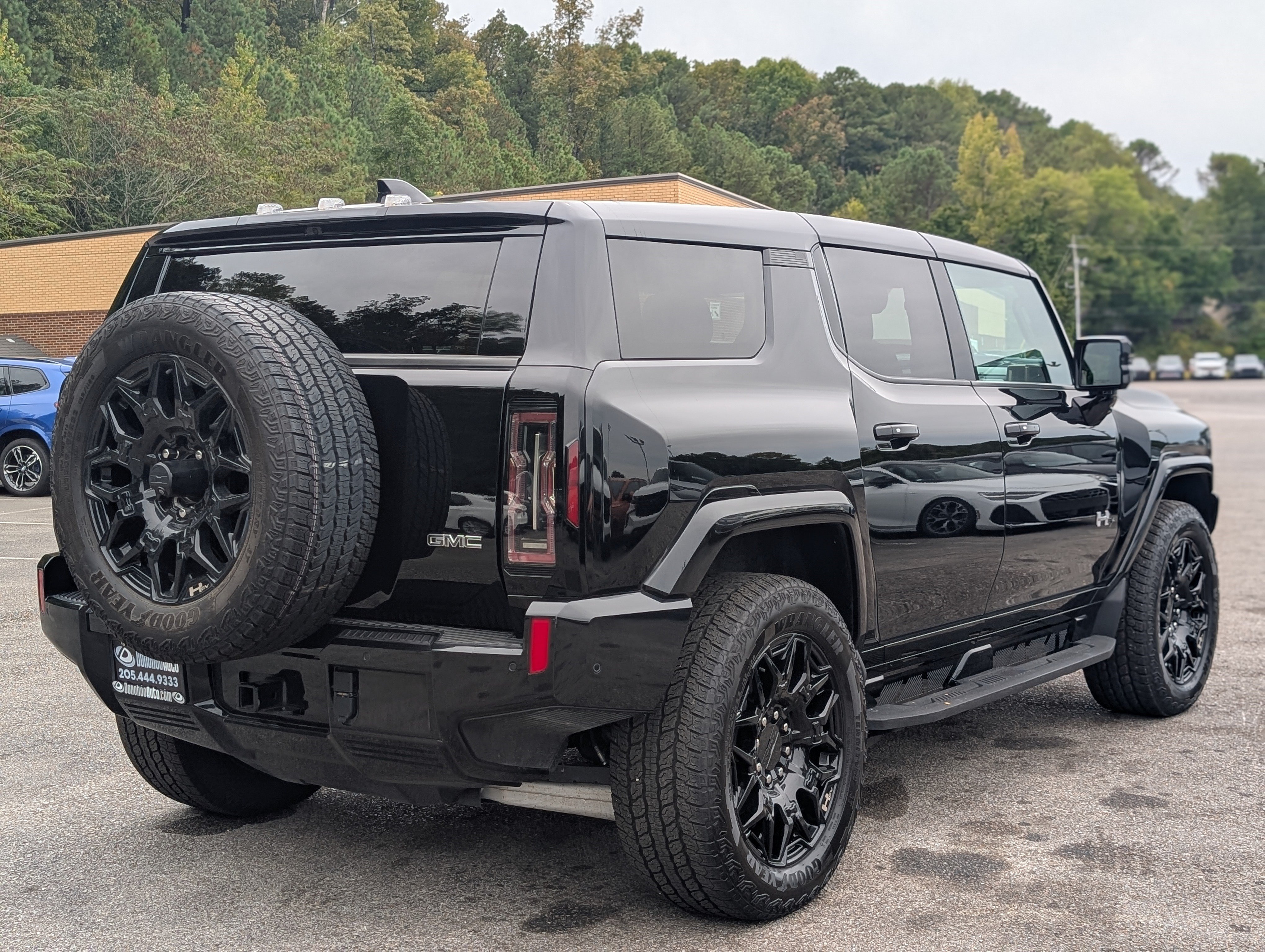 Used 2024 GMC Hummer EV 2X AWD/4WD image 9