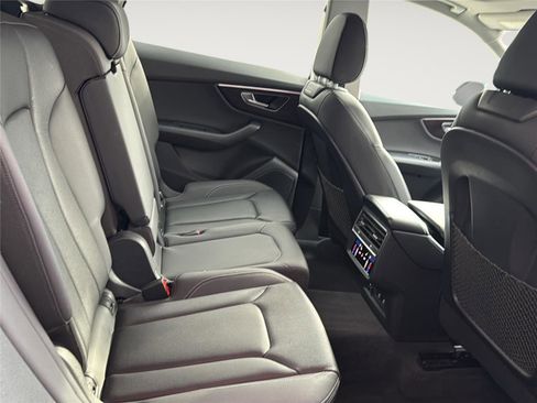 Used 2022 Audi Q8 Premium Plus w/ Premium Plus Package image 28