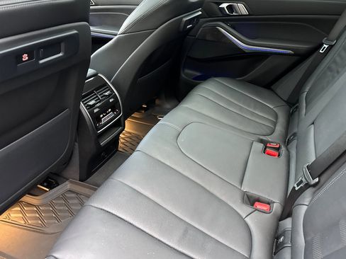 Used 2022 BMW X5 xDrive40i w/ Premium Package image 12