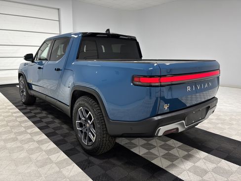 Used 2022 Rivian R1T Launch Edition image 3