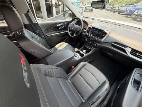Used 2023 GMC Terrain AT4 AWD/4WD image 10