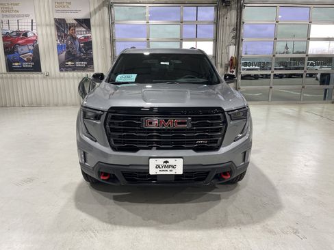 New 2026 GMC Acadia AT4 w/ Luxury Package AWD/4WD image 3
