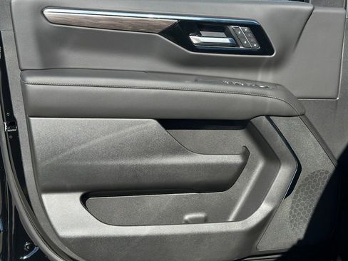 New 2026 Chevrolet Suburban LT w/ Comfort Package image 16