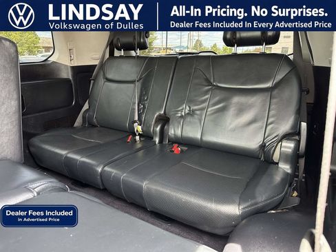Used 2013 Lexus LX 570 4WD w/ Luxury Pkg image 15