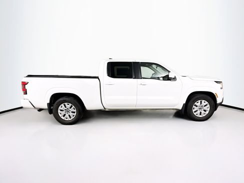 Used 2023 Nissan Frontier SV RWD image 2