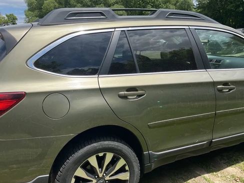 Used 2015 Subaru Outback 2.5i Limited AWD/4WD image 9