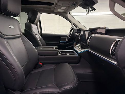 New 2026 Ford Expedition Platinum image 29