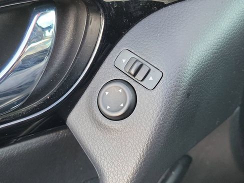 Used 2019 Nissan Rogue Sport SV image 26