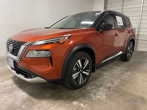 Used 2021 Nissan Rogue Platinum FWD image 3