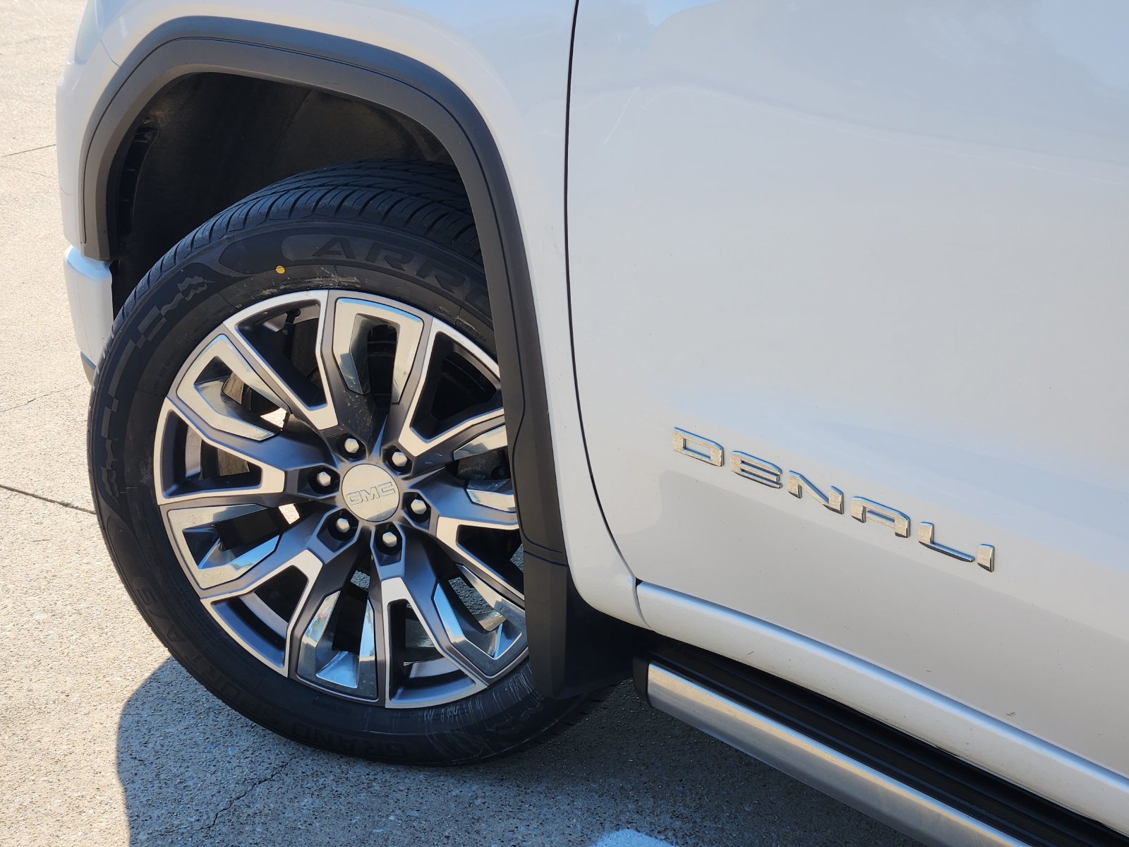 Used 2023 GMC Sierra 1500 Denali w/ Denali Reserve Package AWD/4WD image 17